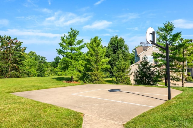 715 Castlegate Ln Unit 102, Springfield Twp, OH 45231 - view of sport court with community basketball court and a lawn