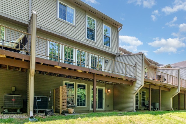 1732 Emerald Glade Ln Unit 6D, Anderson Twp, OH 45255 - back of property featuring central AC unit and a deck