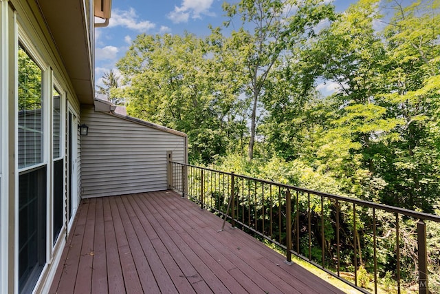 1732 Emerald Glade Ln Unit 6D, Anderson Twp, OH 45255 - wooden terrace with view of wooded area