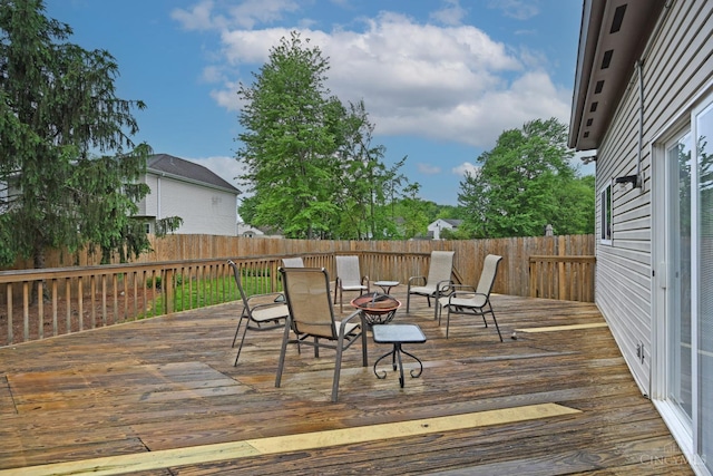 557 Hamblin Dr, Union Twp, OH 45255 - wooden terrace featuring a fenced backyard