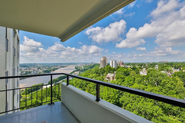 2401 Ingleside Ave Unit 10D, Cincinnati, OH 45206 - balcony featuring a city view