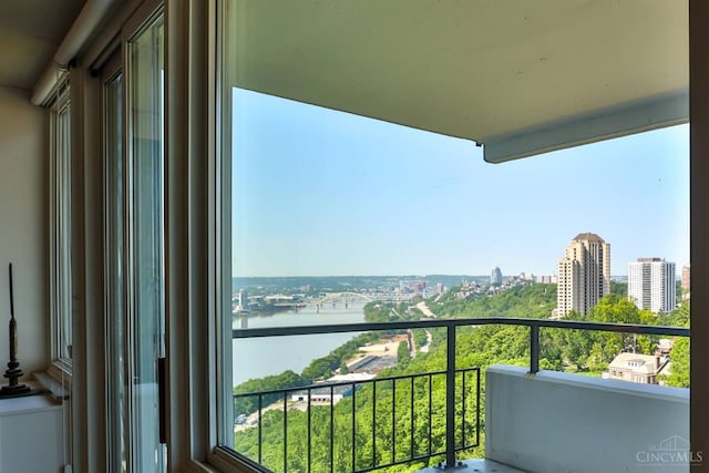 2401 Ingleside Ave Unit 10D, Cincinnati, OH 45206 - balcony featuring a city view and a water view