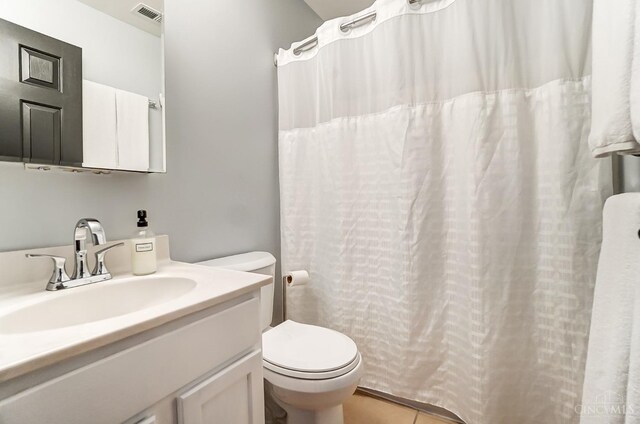 2110 Fulton Ave Unit 3, Cincinnati, OH 45206 - bathroom with vanity, toilet, and a shower with curtain