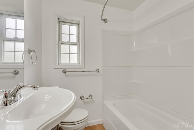 5386 Day Rd, Colerain Twp, OH 45251 - full bathroom featuring a sink, toilet, plenty of natural light, and baseboards