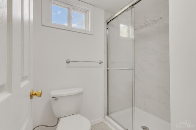 5386 Day Rd, Colerain Twp, OH 45251 - full bath featuring a marble finish shower, toilet, and healthy amount of natural light