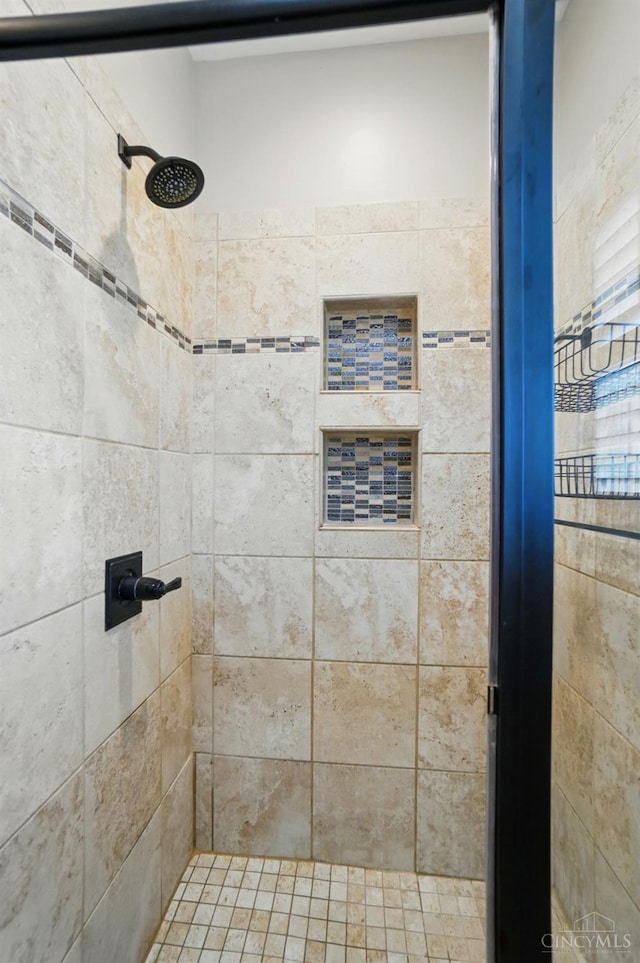 5757 W Fork Rd, Green Twp, OH 45247 - bathroom with tiled shower