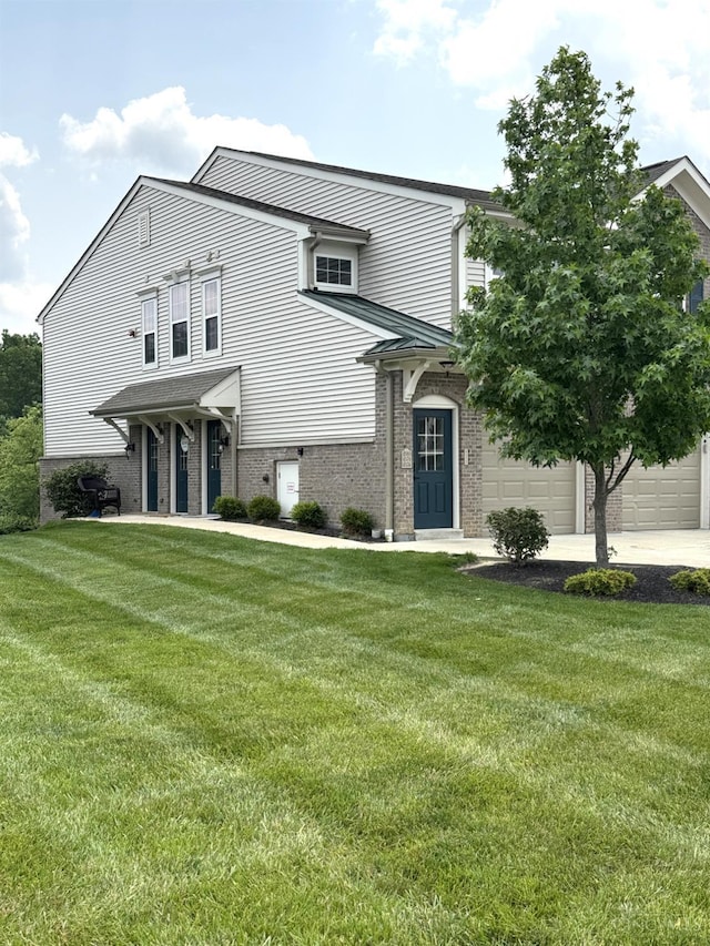 4572 Saddlecloth Ct, Batavia Twp, OH 45103 - view of front of house with brick siding and a front yard