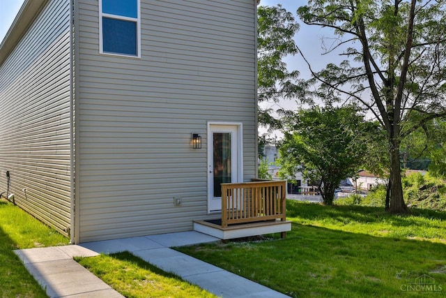 2351 Concord St, Cincinnati, OH 45206 - back of house with a yard