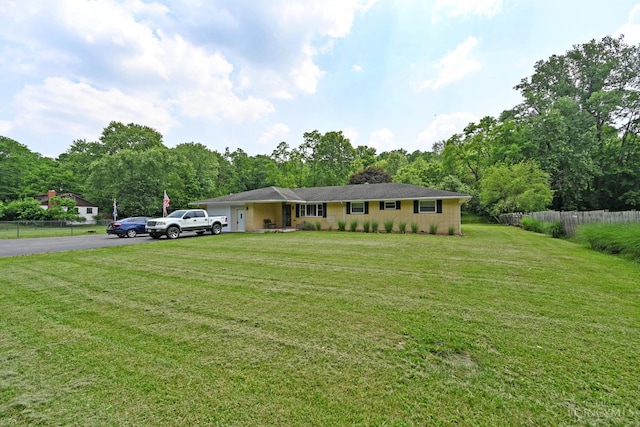 9660 N Dixie Hwy, Franklin Twp, OH 45005 - single story home featuring asphalt driveway