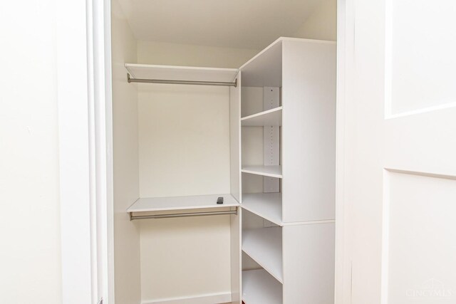 106 Fiord Dr, Lakengren, OH 45320 - view of closet
