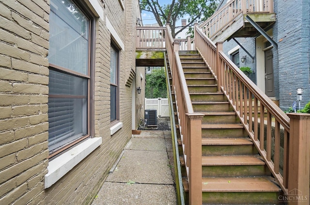 983 Paradrome St Unit A, Cincinnati, OH 45202 - view of stairs