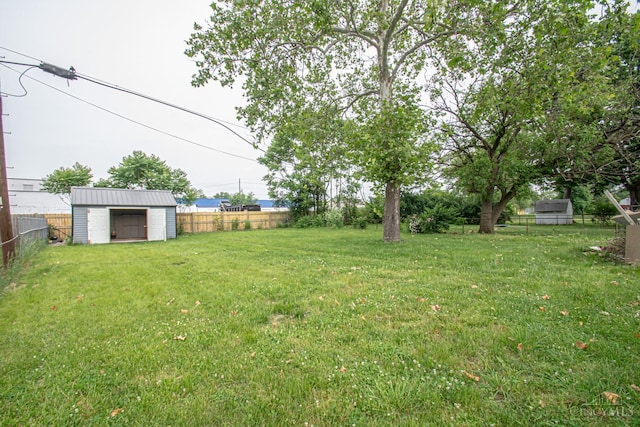 800 Richardson Dr, Middletown, OH 45042 - view of yard