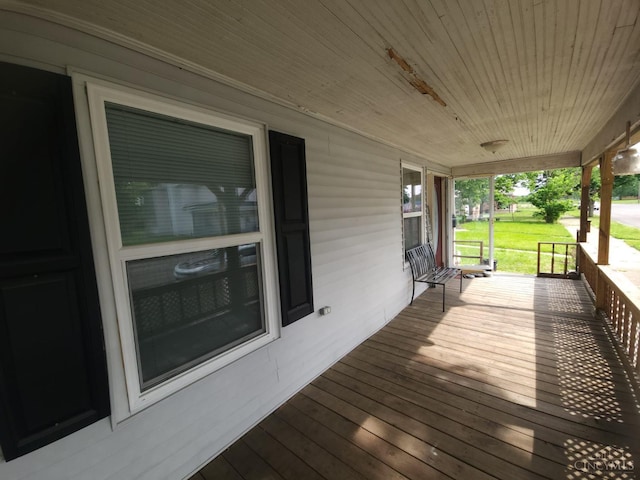 223 Park St, Middletown, OH 45044 - porch featuring a yard