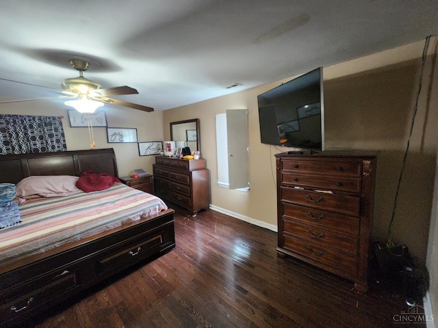 223 Park St, Middletown, OH 45044 - bedroom with wood finished floors, baseboards, and ceiling fan