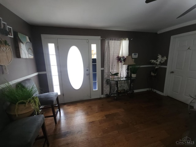 223 Park St, Middletown, OH 45044 - entryway featuring wood finished floors and a ceiling fan