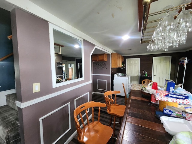 223 Park St, Middletown, OH 45044 - dining area featuring independent washer and dryer and hardwood / wood-style floors