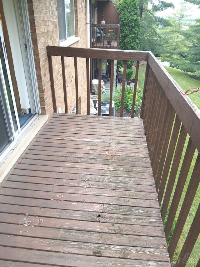 5292 Eaglesnest Dr Unit 41, Green Twp, OH 45248 - view of wooden deck
