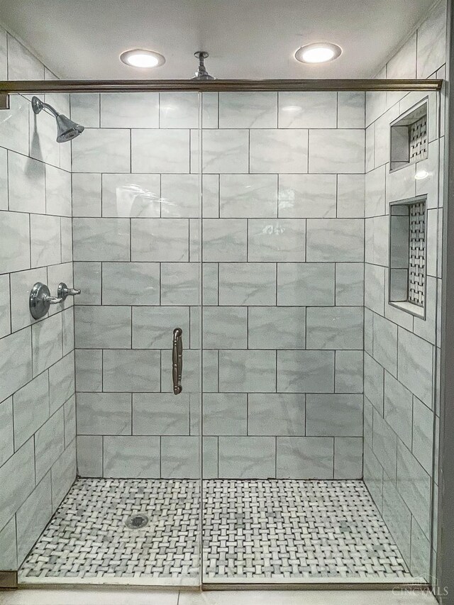 1588 Moon Valley Ln, Anderson Twp, OH 45230 - bathroom with a shower stall and recessed lighting