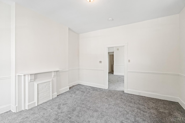 2266 Loth St, Cincinnati, OH 45219 - carpeted empty room featuring baseboards