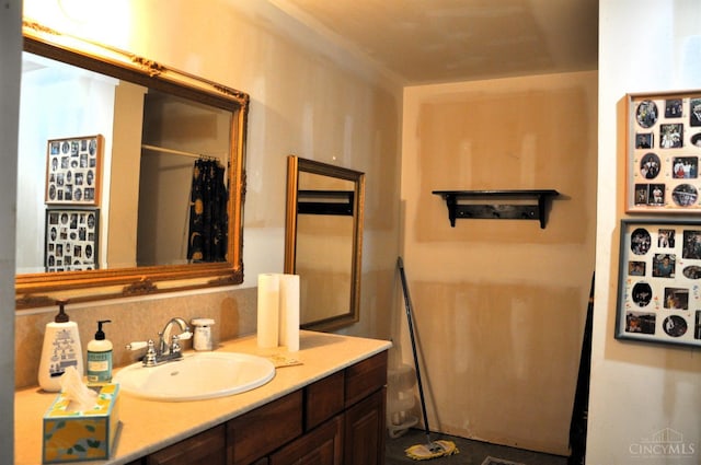8030 Deershadow Ln, Montgomery, OH 45242 - full bathroom with vanity, backsplash, and curtained shower