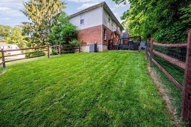 9930 Tall Oaks Ct, Deerfield Twp, OH 45140 - fenced backyard with a deck