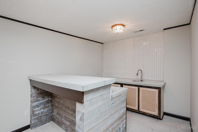 9930 Tall Oaks Ct, Deerfield Twp, OH 45140 - indoor bar featuring baseboards and light tile patterned flooring