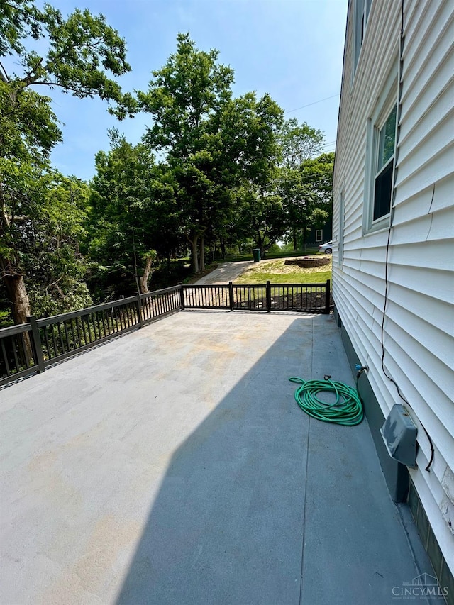3501 Mcfarlan Rd, Cincinnati, OH 45211 - view of patio