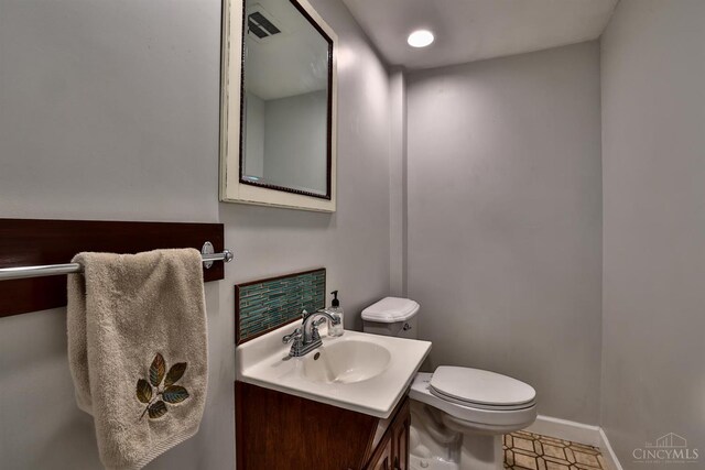 10730 Adventure Ln, Montgomery, OH 45242 - half bathroom with toilet and vanity