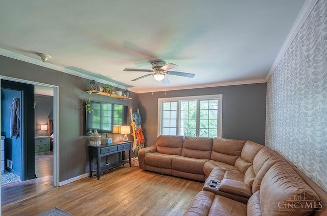 901 W Sunview Dr W, Hamilton, OH 45013 - living room with wood finished floors, wallpapered walls, a ceiling fan, and ornamental molding