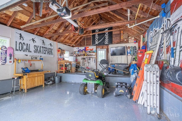 901 W Sunview Dr W, Hamilton, OH 45013 - garage featuring a workshop area