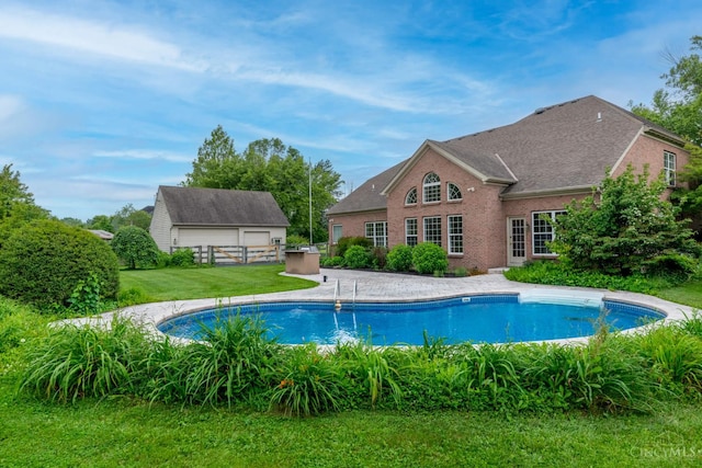7194 Orchard View Ln, Salem Twp, OH 45152 - swimming pool with a yard