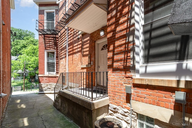 2110 Fulton Ave Unit D1, Cincinnati, OH 45206 - entrance to property featuring brick siding and a porch