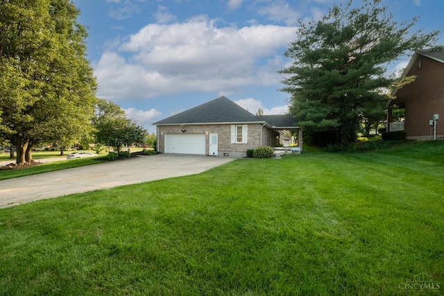 1606 Thall Dr, Hamilton, OH 45013 - view of front facade featuring concrete driveway, a front yard, and a garage