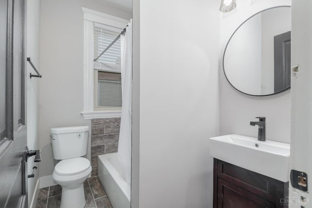 3846 Davis Ave, Cheviot, OH 45211 - full bath with vanity and a tub to relax in