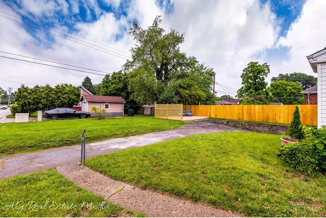 1502 Shenandoah, Cincinnati, OH 45237 - view of yard