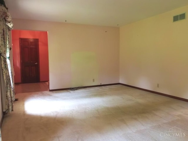 1601 W Concord Rd, Pierce Twp, OH 45102 - unfurnished room with carpet