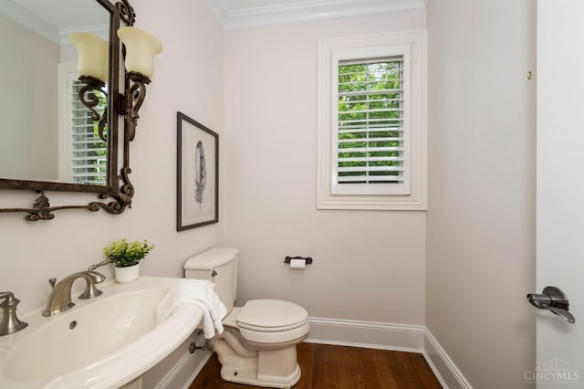 9317 E Kemper Rd, Symmes Twp, OH 45140 - bathroom featuring wood finished floors and crown molding