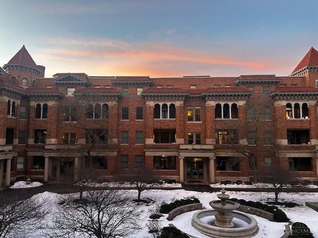 2356 Park Ave Unit 9, Cincinnati, OH 45206 - view of snow covered building