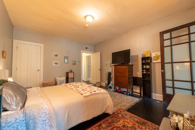 3896 Reading Rd Unit M, Cincinnati, OH 45229 - bedroom featuring dark wood-type flooring and baseboards