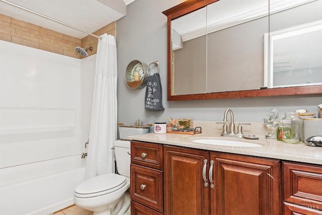 648 Odenwald Dr, Perry Twp, OH 45118 - bathroom with shower / bath combo with shower curtain and vanity