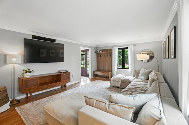 3862 Settle Rd, Mariemont, OH 45227 - living area featuring wood finished floors and crown molding