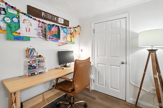 3862 Settle Rd, Mariemont, OH 45227 - home office with wood finished floors and ornamental molding