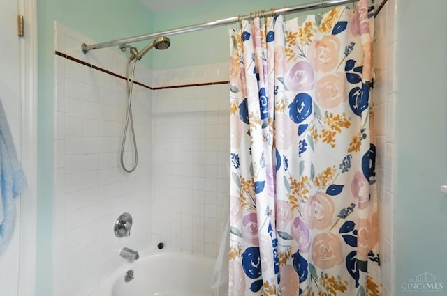 6159 Tulane Rd, Cincinnati, OH 45212 - bathroom featuring shower / bath combo with shower curtain