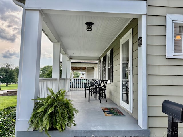 2617 Milton Rd, Middletown, OH 45042 - view of covered porch