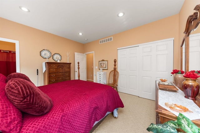 440 Waynoka Dr, Franklin Twp, OH 45171 - carpeted bedroom with a closet and recessed lighting