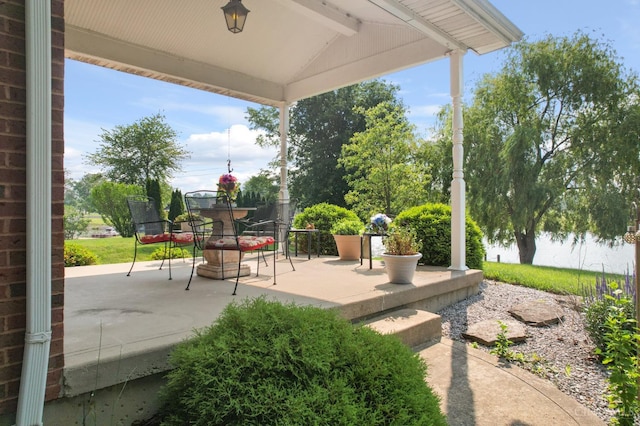 440 Waynoka Dr, Franklin Twp, OH 45171 - view of patio / terrace with outdoor dining area