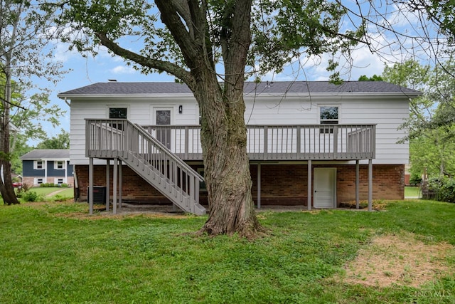 1407 Southwind Dr, Mason, OH 45040 - back of property with a deck, stairway, and a yard