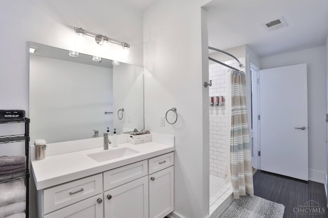 1407 Vine St Unit 303, Cincinnati, OH 45202 - full bath featuring tiled shower and vanity