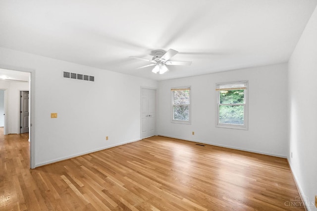 3057 Fox Den Ln, Anderson Twp, OH 45244 - empty room featuring light wood-style flooring and ceiling fan