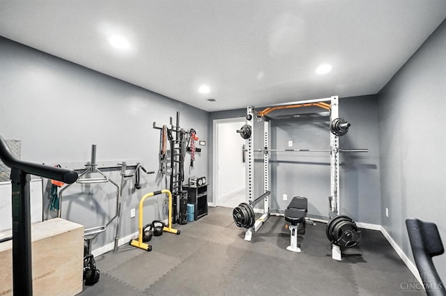 10285 Plantation Pointe Dr, Symmes Twp, OH 45140 - workout area featuring recessed lighting